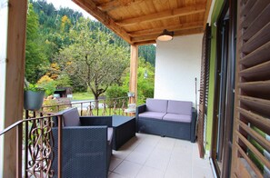 Balcony - Chalet in Leogang Near Ski Slopes (Leogang)