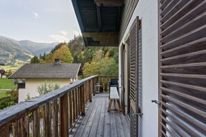 Deluxe Chalet, 2 Bedrooms | Balkoni