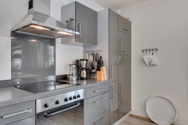 Deluxe Chalet, 2 Bedrooms | Private kitchen | Fridge, microwave, oven, dishwasher - Chalet in Leogang Near Ski Slopes (Leogang)