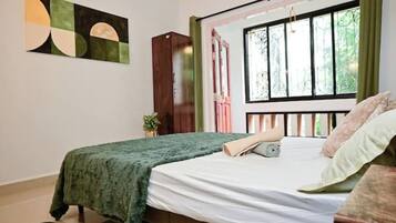 Iron/ironing board, WiFi, bed sheets