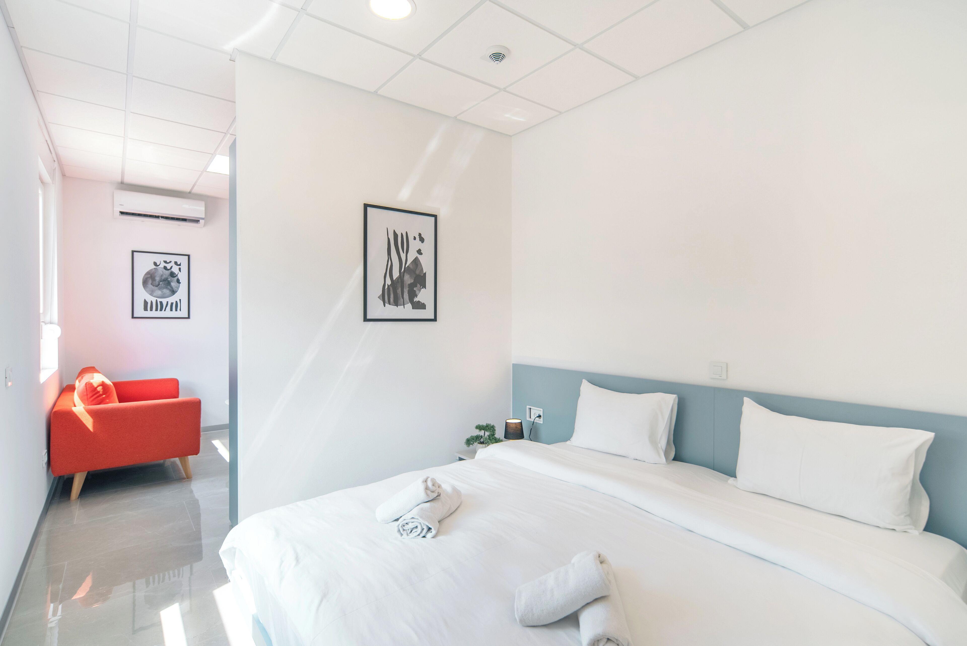 Deluxe Apartment | Iron/ironing board, free WiFi