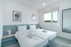 Apartamento luxo | Ferros/tábuas de passar roupa, Wi-Fi de cortesia