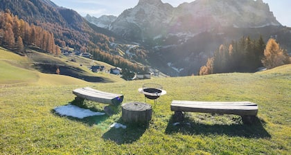 Apartment 'Ciablun Sas Dla Crusc' with Mountain View, Shared Terrace and Wi-Fi