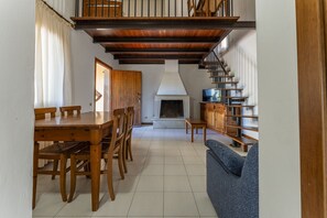 Departamento Confort, 4 habitaciones | Restaurantes