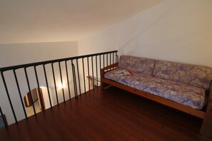 Comfort Apartment, 4 Bedrooms | 7 bilik tidur, dilengkapkan perabot secara berasingan 