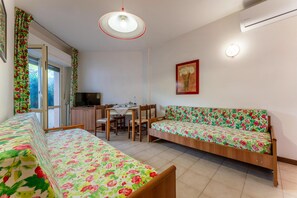 Leilighet – deluxe, 2 soverom | Oppholdsrom