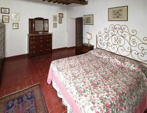 6 chambres, ameublement personnalisé