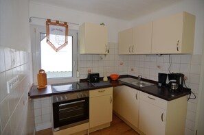 Comfort Apartment, 4 Bedrooms | Private kitchen | Oven, coffee/tea maker - Ferienwohnung im Sauerland (Olsberg)