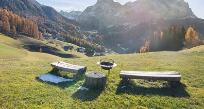 Apartment 'Pütia' with Mountain View, Shared Terrace and Wi-Fi