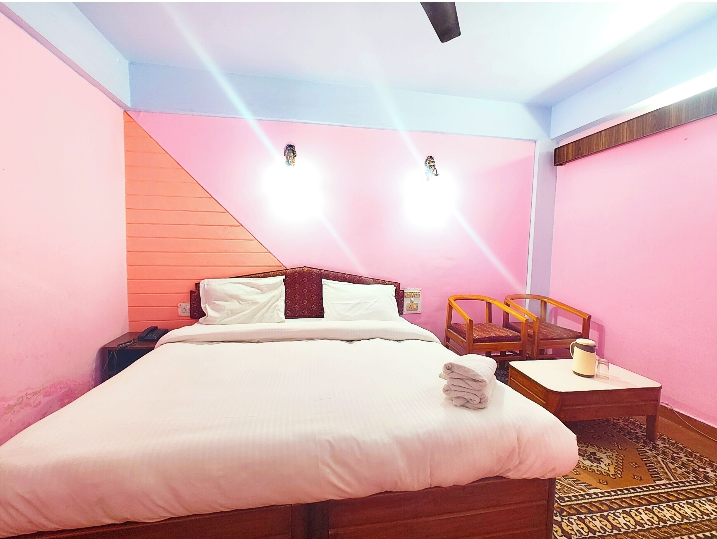 Deluxe Double Room | Hypo-allergenic bedding, desk, soundproofing, free WiFi