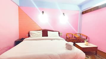 Deluxe Double Room | Hypo-allergenic bedding, desk, soundproofing, free WiFi