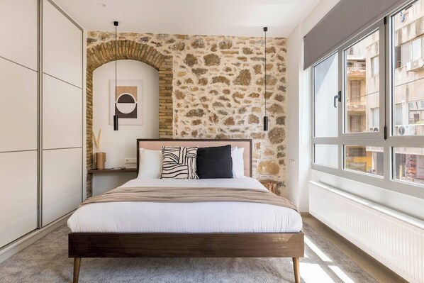 2 bedrooms, desk, iron/ironing board, free WiFi