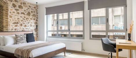 2 Schlafzimmer, Schreibtisch, Bügeleisen/Bügelbrett, kostenloses WLAN