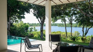 Villa - udsigt til flod | Terrasse/gårdhave