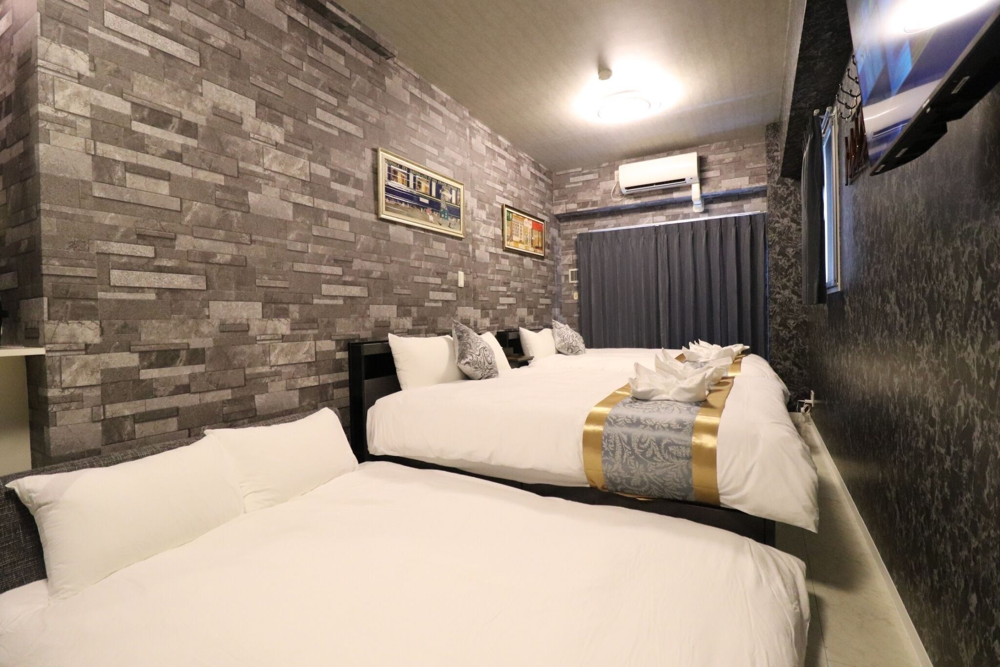 遮光カーテン、WiFi (無料)