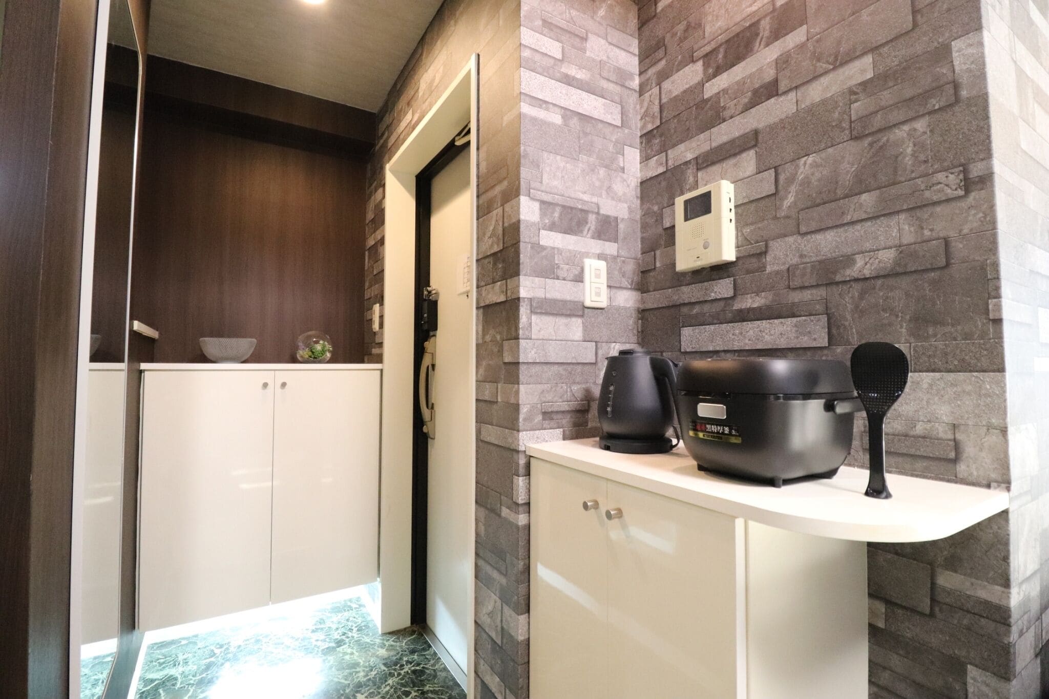 基础客房, 阳台 | 私人厨房 | 大冰箱、微波炉、炉灶、厨具/餐具