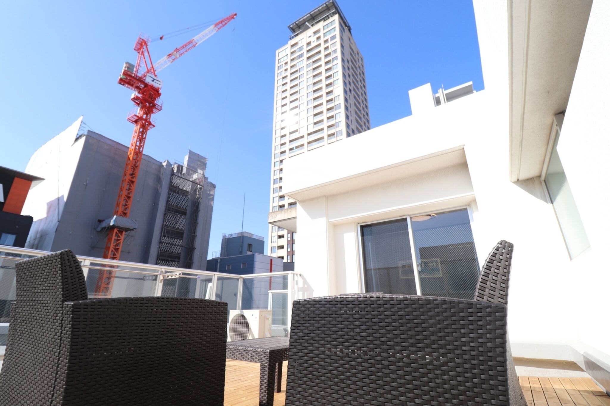 トラディショナル ルーム バルコニー | テラス / パティオ