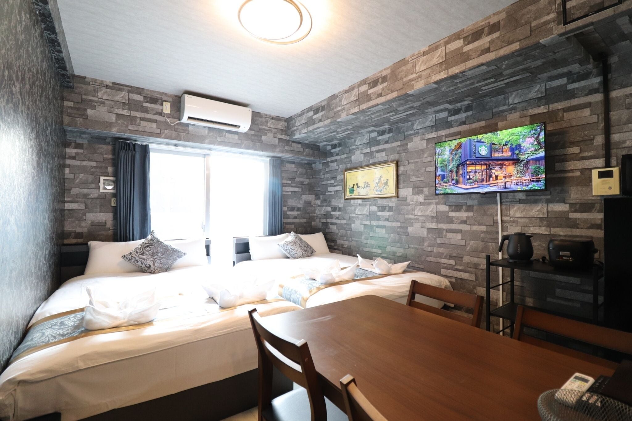 Blackout drapes, free WiFi