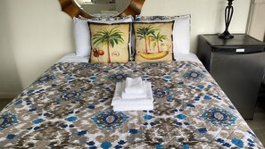 1 bedroom, WiFi, bed sheets - Movie theme studio in wonderful Honolulu (Honolulu)
