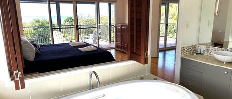 5 bedrooms, Internet, bed sheets