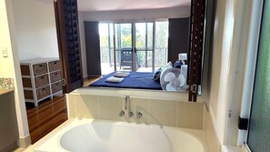 5 habitaciones, internet y ropa de cama 