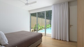 4 bedrooms, iron/ironing board, Internet, bed sheets - Navy'S By The Beach - Rainbow Shores (Rainbow Beach)