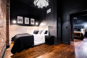 4 bedrooms, desk, free WiFi, bed sheets