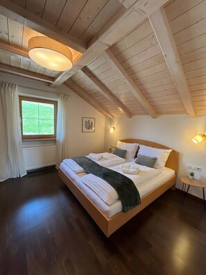 3 bedrooms, WiFi, bed sheets