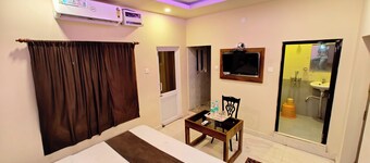 Premium Hotel G.S Palace Lucknow