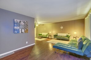 TV - Large Home Sleeps 11 Adults. Great for Contractors (Little Rock)