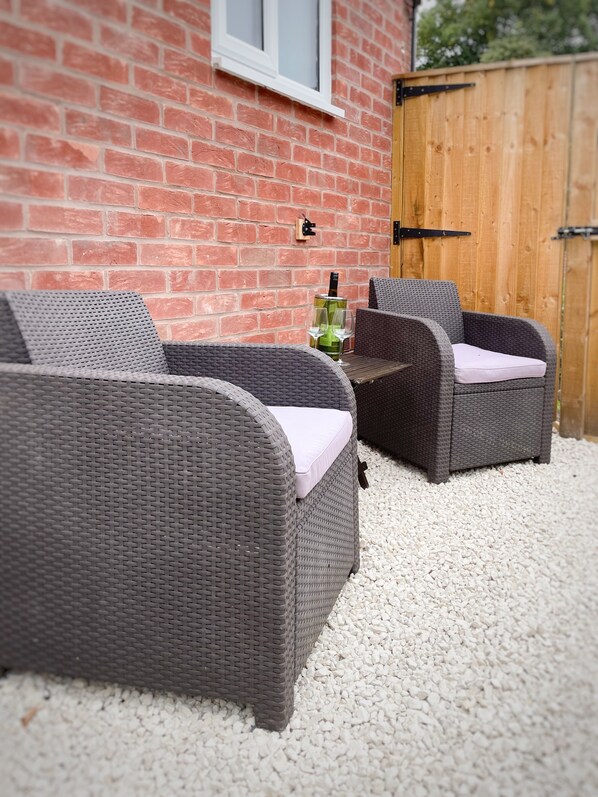 Terrace/patio - Cosy Rural Escape Shrawley Worcestershire (Shrawley)