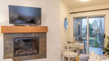 TV, fireplace