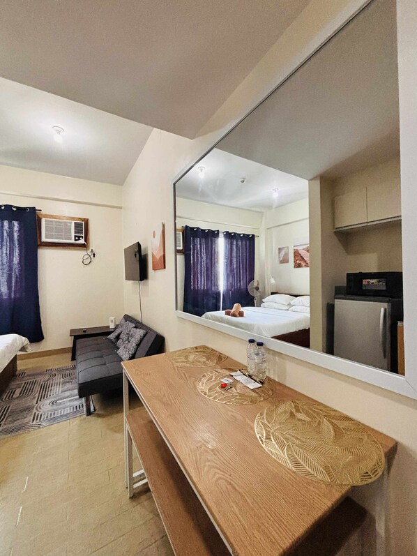 1 bedroom, iron/ironing board, Internet, bed sheets