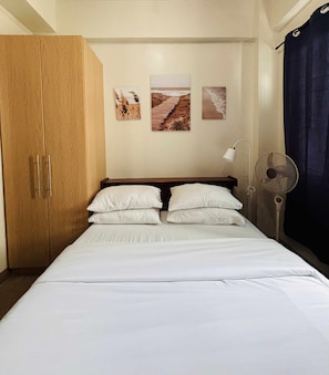 1 bedroom, iron/ironing board, internet, bed sheets