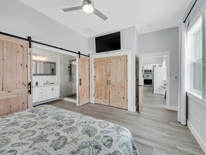 6 bedrooms, iron/ironing board, free WiFi