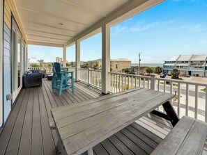 Outdoor dining - 6 Bedroom / 4 full, 3 half baths / Pool / Elevator/ Golf Cart (Navarre Beach)