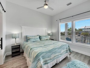 6 bedrooms, iron/ironing board, free WiFi - 6 Bedroom / 4 full, 3 half baths / Pool / Elevator/ Golf Cart (Navarre Beach)