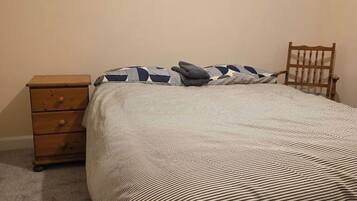 1 makuuhuone, silitysrauta/-lauta, ilmainen Wi-Fi, vuodevaatteet