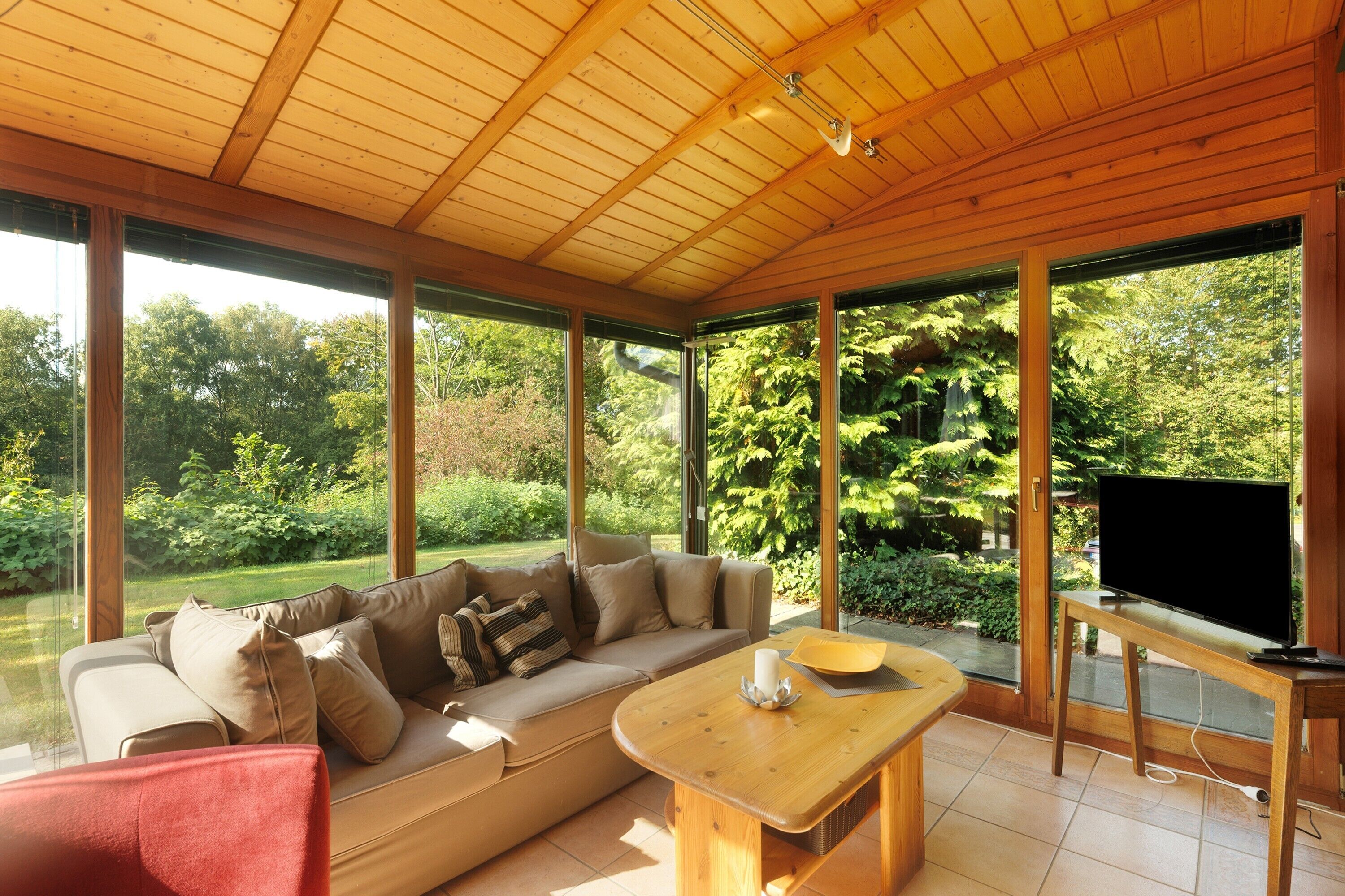 Fernseher, DVD-Player, Stereoanlage