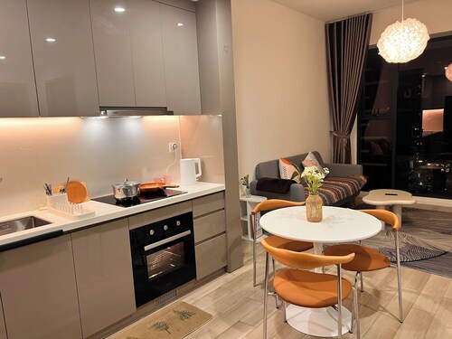 Vinhomes Grand Park-Masterise Center