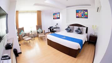 Desk, laptop workspace, soundproofing, free WiFi