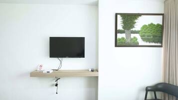 Super Deluxe Room | Desk, rollaway beds, bed sheets