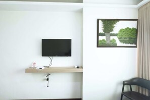 Super Deluxe Room | Desk, rollaway beds, free WiFi, bed sheets