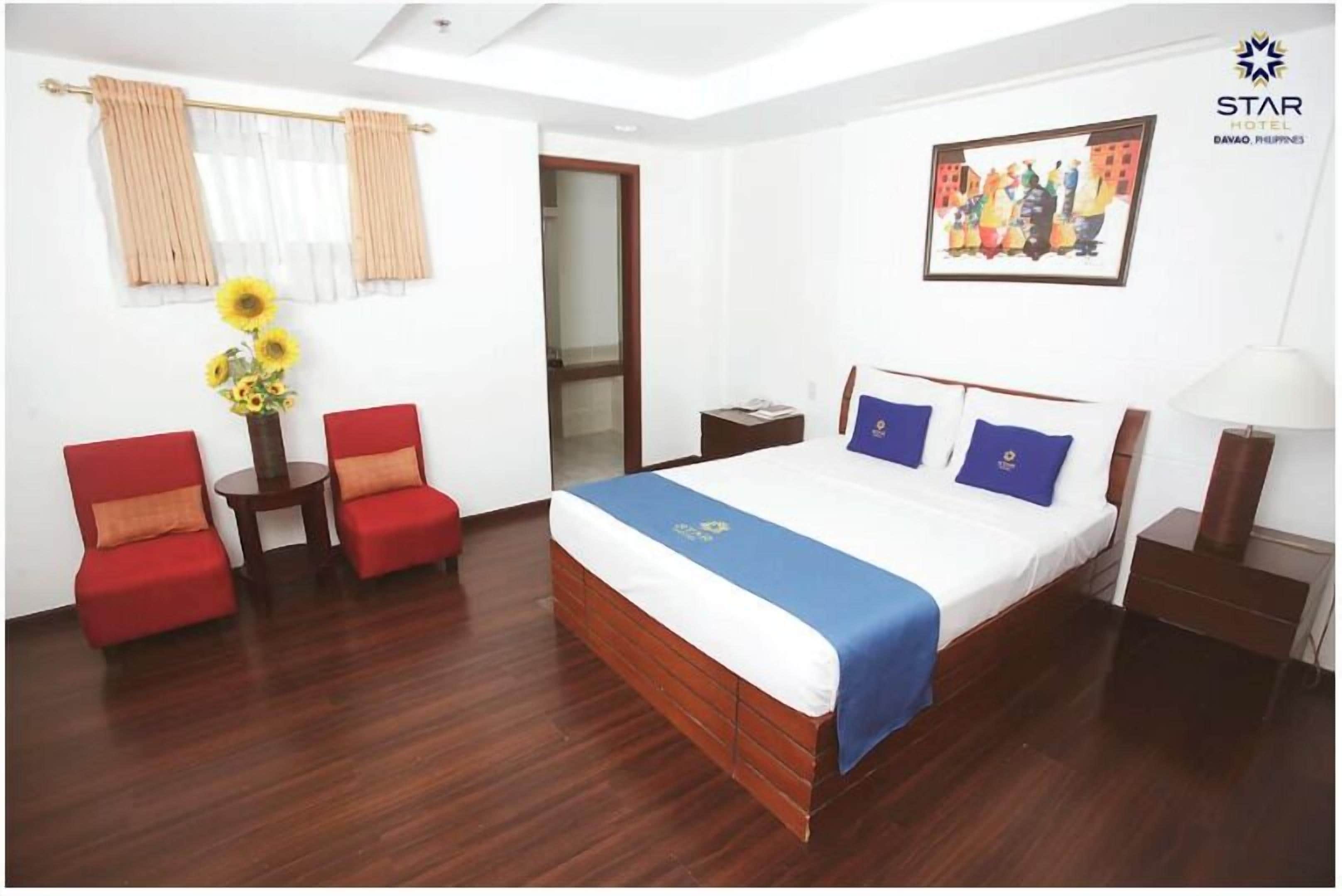 Desk, laptop workspace, soundproofing, free WiFi