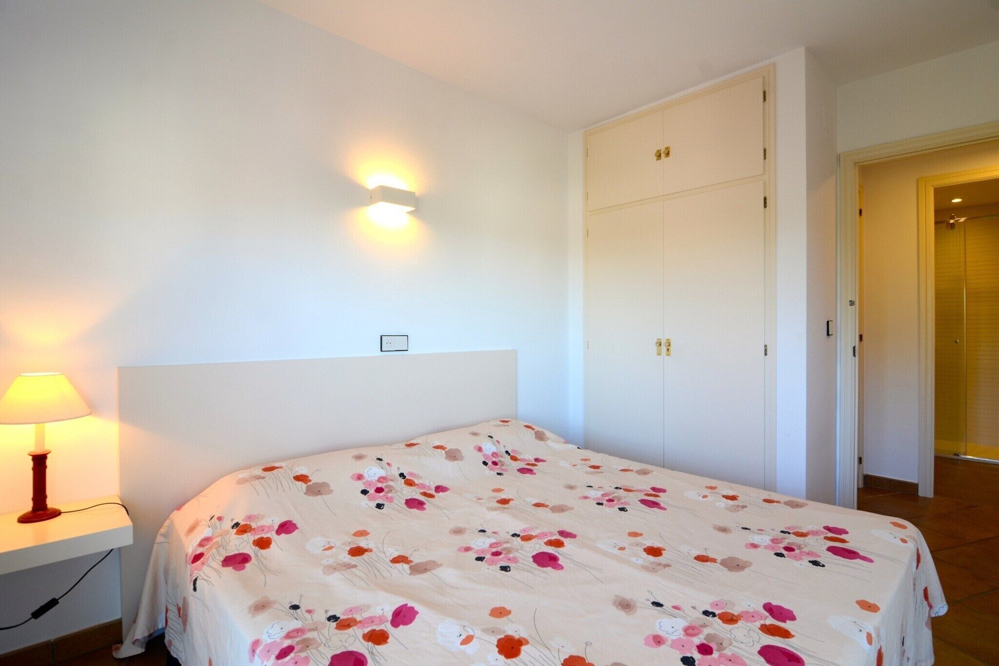 2 bedrooms, iron/ironing board, free WiFi