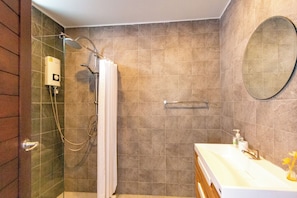 Villa, balcon | Salle de bain
