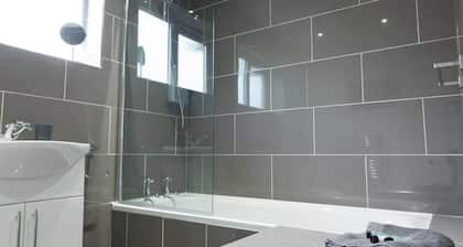 2 Bed Town Centre House with Parking in Tamworth