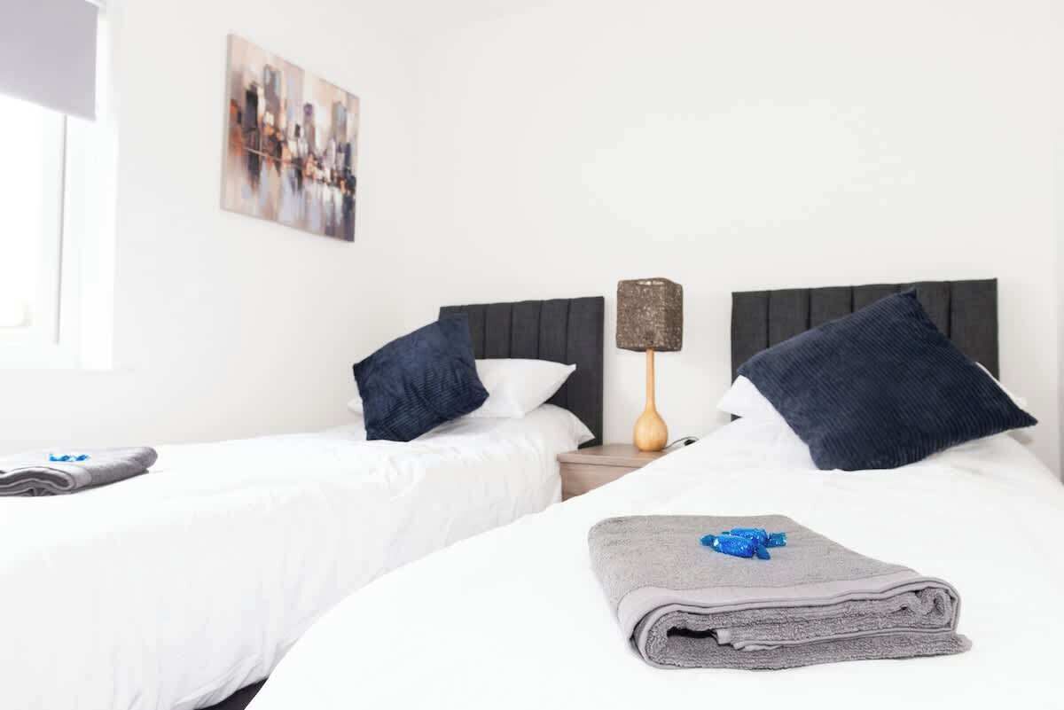 2 bedrooms, iron/ironing board, travel cot, WiFi