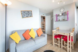Smart TV - Valley-view apartment in Chamrousse (Chamrousse)