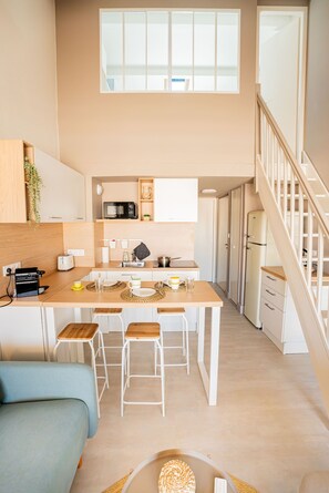 Interior - Renovated T3 close to beaches - terrace (Sète)
